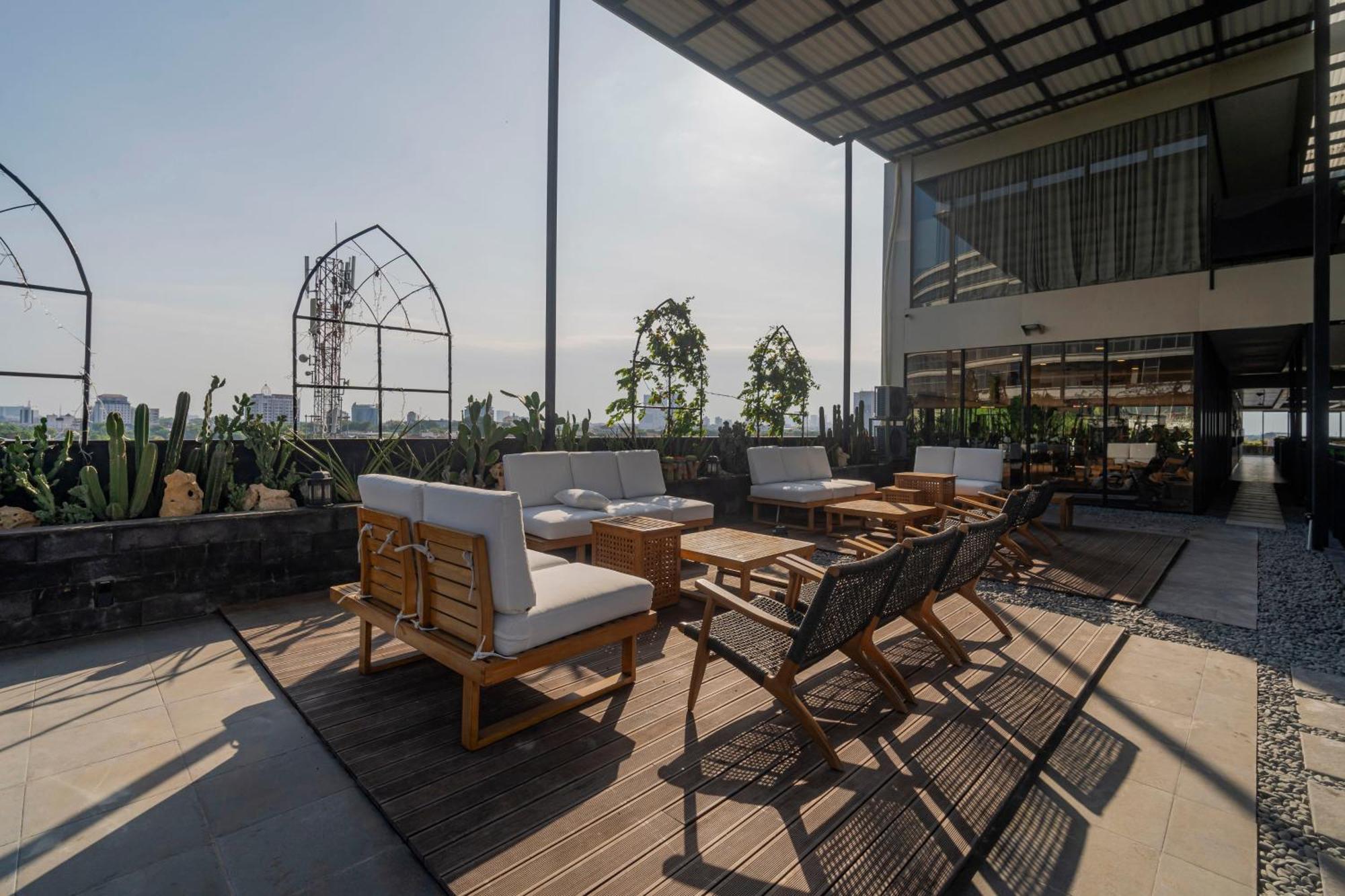 Stay.Vie Hotel سورابايا المظهر الخارجي الصورة