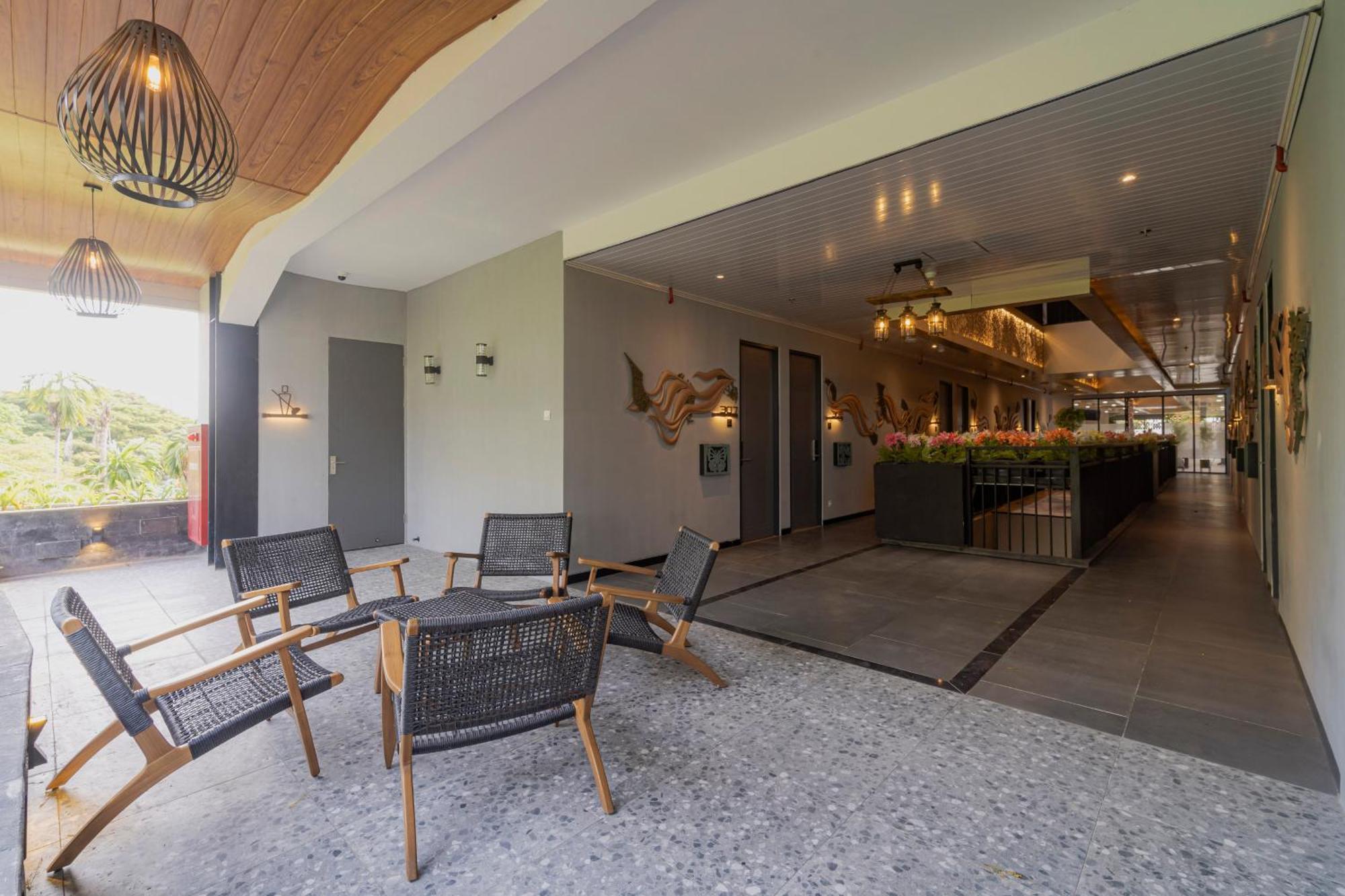 Stay.Vie Hotel سورابايا المظهر الخارجي الصورة